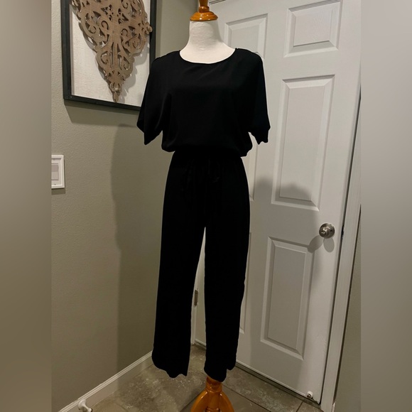 Banana Republic Pants - Banana Republic Black Jumpsuit Open Back Peek-Boo Shoulders Size 4 Holiday Party